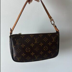 Louis Vuitton Pochette Accessoires Monogram Canvas